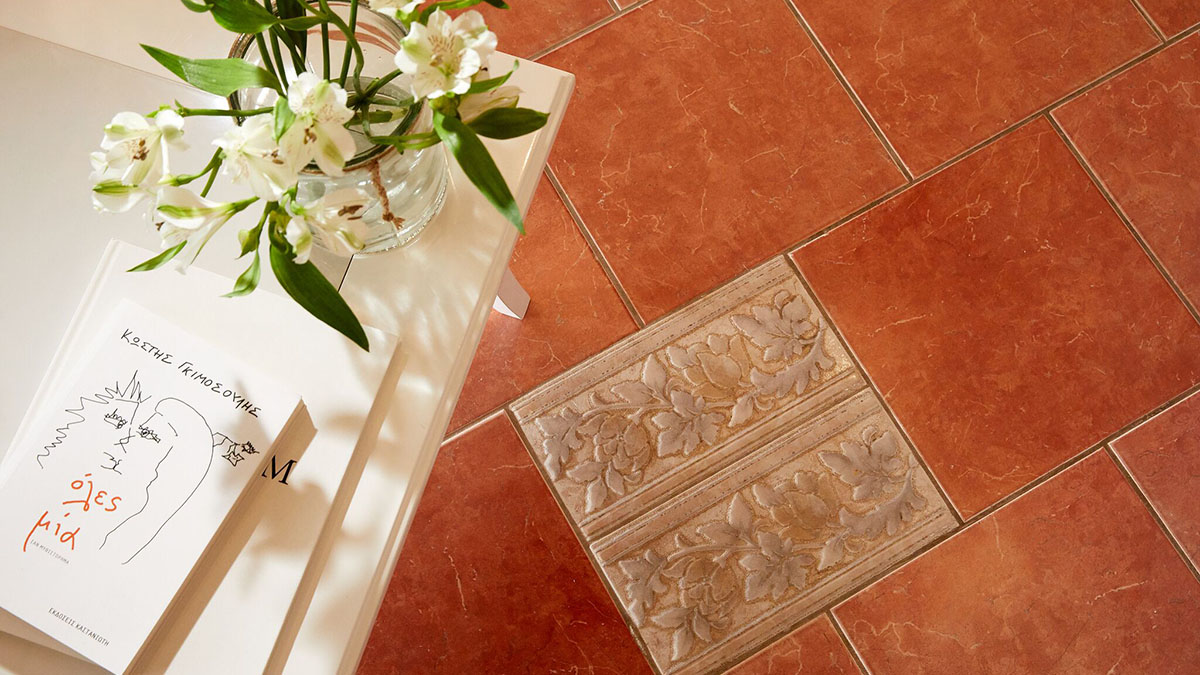 Deluxe Pure White Junior Suite